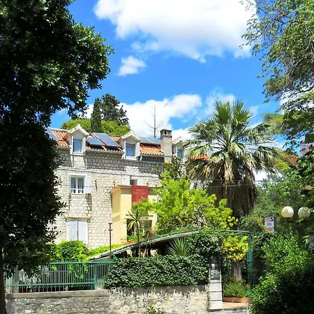 Soulavy Apartment