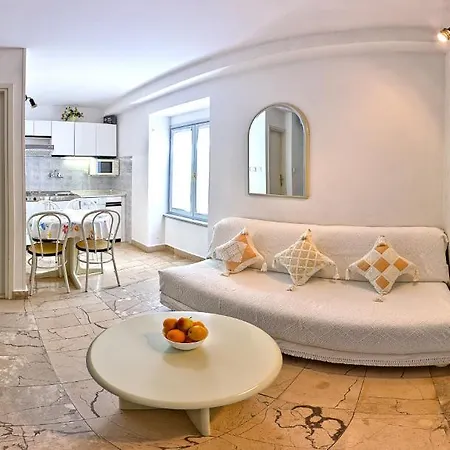 Soulavy Apartment Kastela